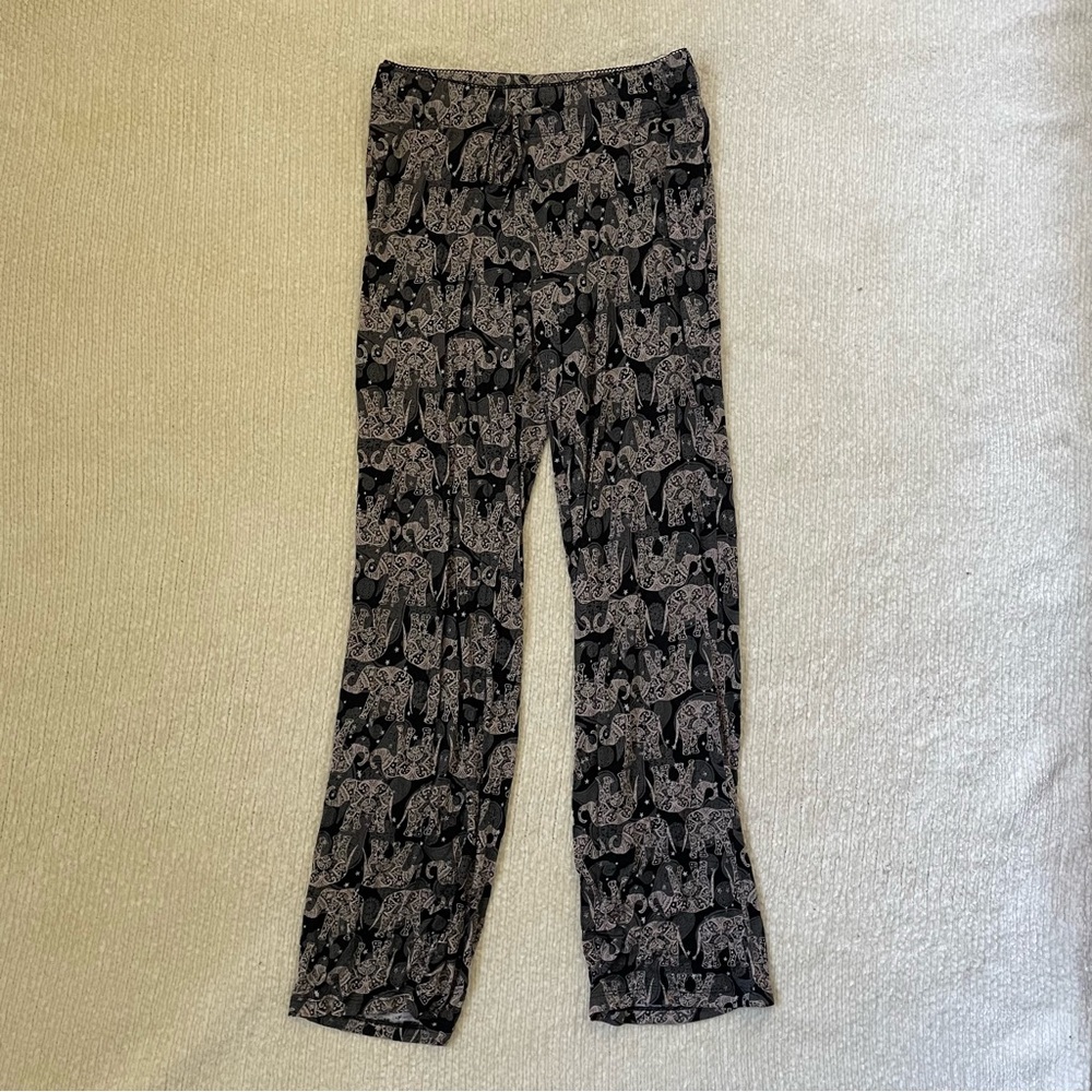 Women’s Black and Gray Patterned Pants